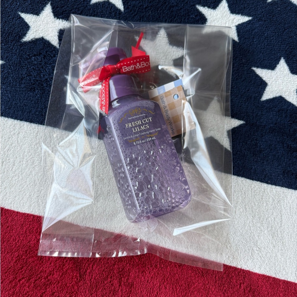 Bath & Body Works Fresh Cut Lilacs Hand Soap - Lavender